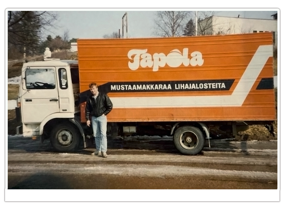 Tämän kuvan alt-attribuutti on tyhjä; Tiedoston nimi on Ari_Nurminen_nuorena.png